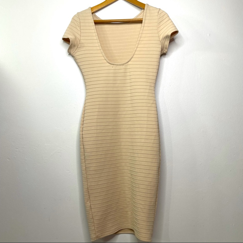 Nude Beige Tan Horizontal Ribbed Knee Length Dress Size Small Short Sleeve Fall - Picture 7 of 8